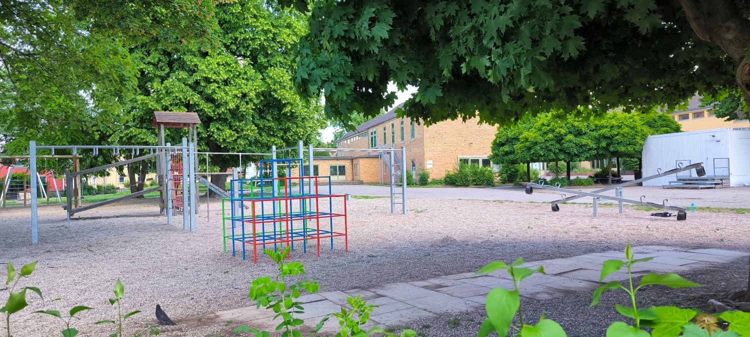 Spielgeräte Schulhof Kirchohsen