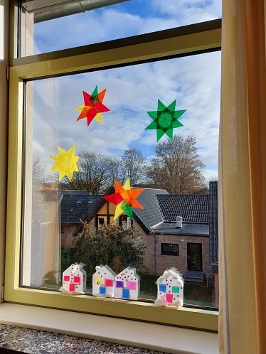 Geschmücktes Fenster © Verlässliche Grundschule Kirchohsen